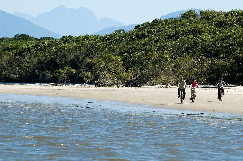 Ilha do Mel com Trem , Paraná — imagem 2